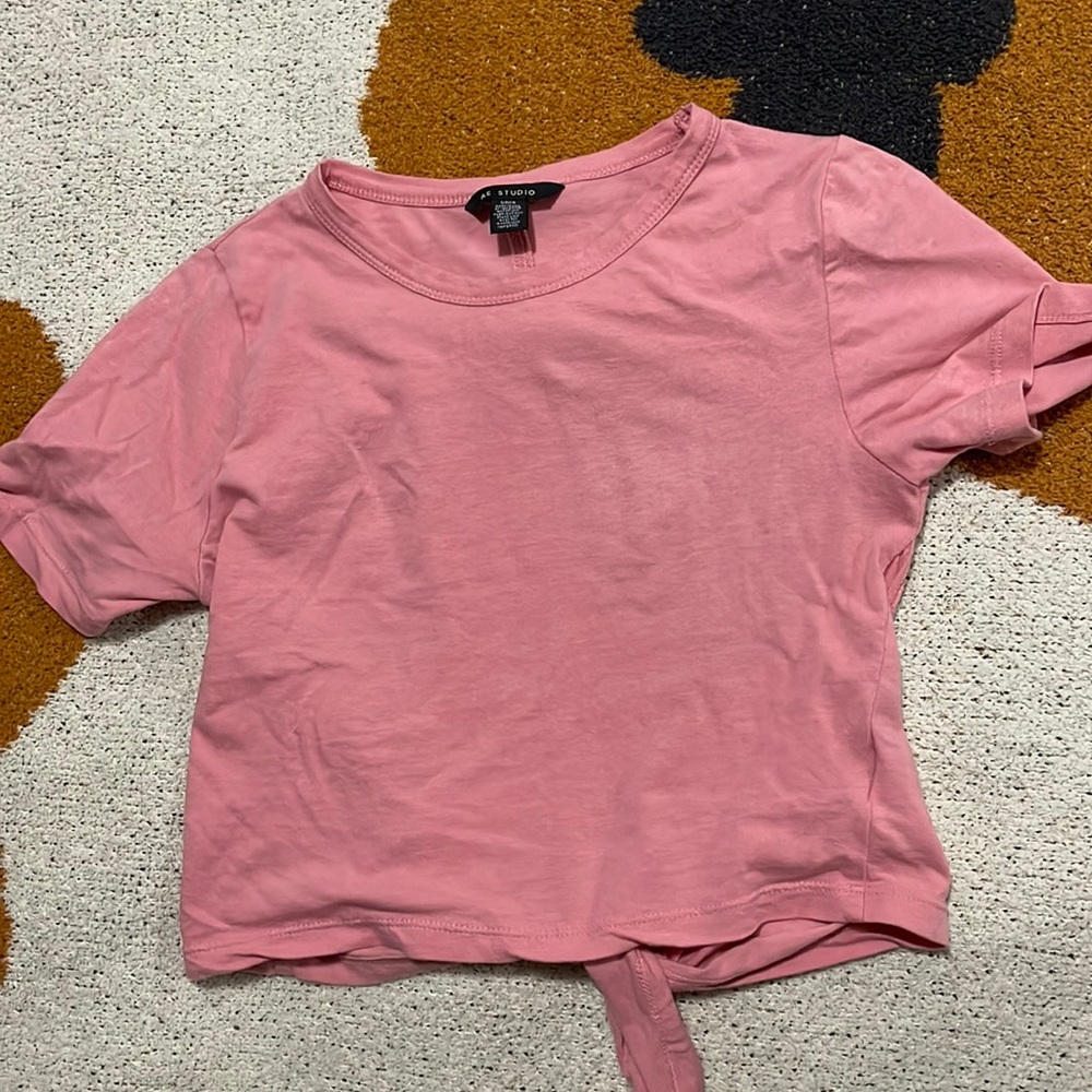 American Eagle t shirt size s
